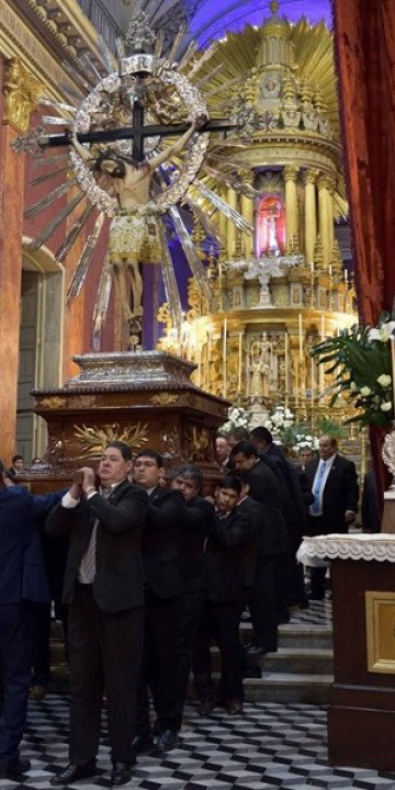Entronizaron las imágenes del Señor y Virgen del Milagro