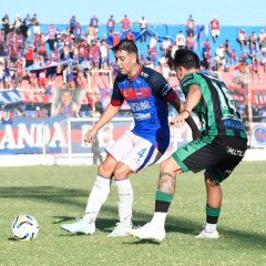 Nueva Chicago debutó con triunfo en el torneo