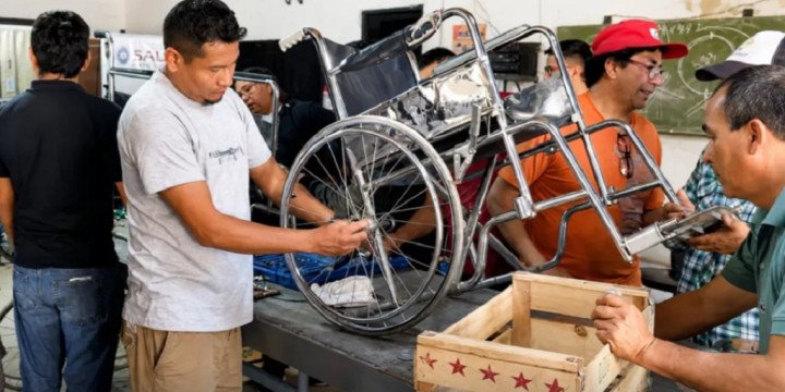Curso de reparación de sillas de rueda