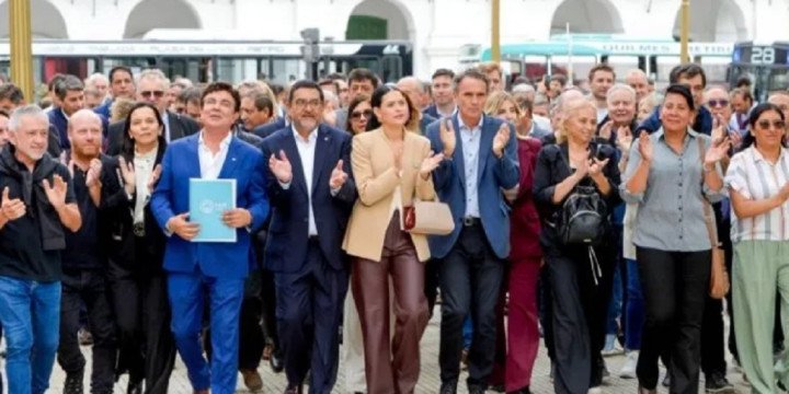 Intendentes de todo el país marcharon 