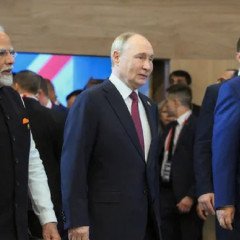 Jinping, Putin y Modi se reúnen en Asia
