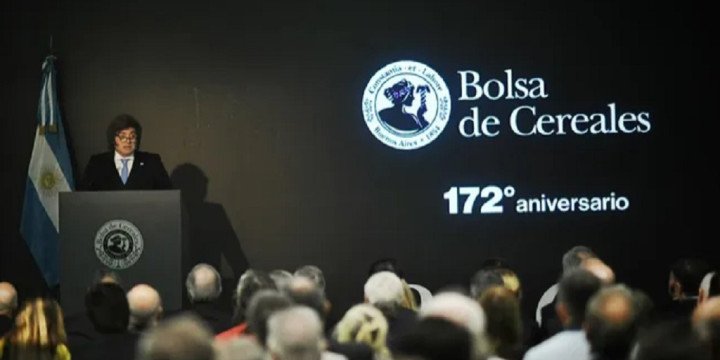 Javier Milei anunció menos retenciones