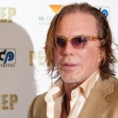 Mickey Rourke fue desalojado de su casa