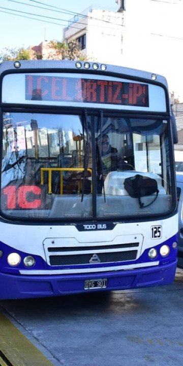 Servicio de SAETA por el feriado de hoy