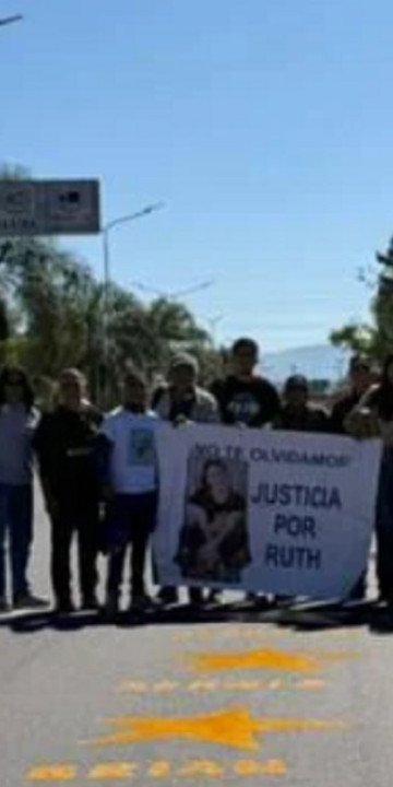 Av. Paraguay: pintaron estrellas amarillas por las cinco víctimas