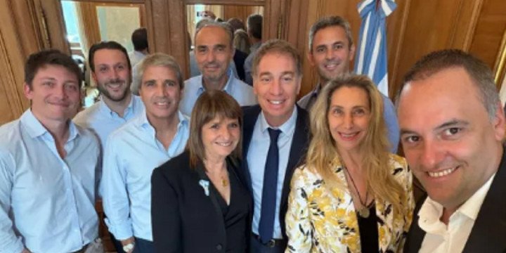 Se reunió la mesa política del Gobierno