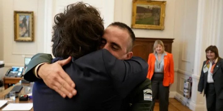 Milei recibió en Casa Rosada a Nahuel Gallo