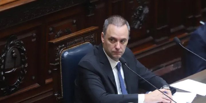 Nuevas pistas que complican a Adorni