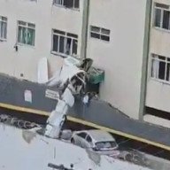 Brasil: ya son 3 los muertos de la avioneta