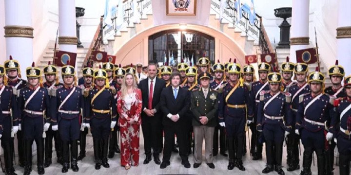 Aniversario del Regimiento de Granaderos