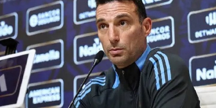 Scaloni dio más pistas sobre la lista