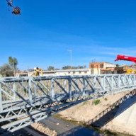 Canal Yrigoyen: colocaron una nueva pasarela