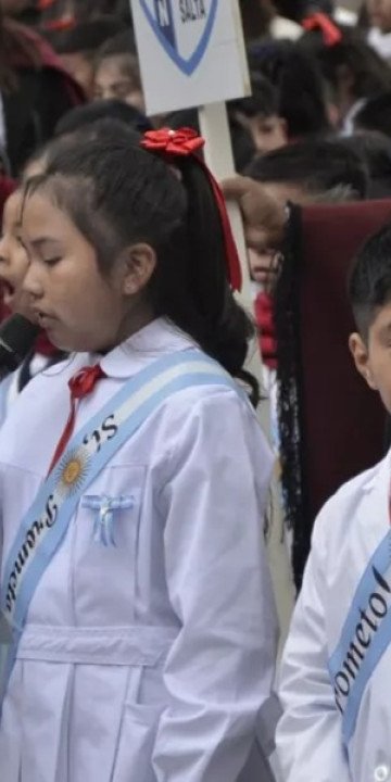 Alumnos de 4º grado prometieron lealtad a la bandera