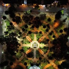 La plaza Güemes ya luce su nueva luminaria LED