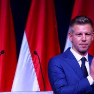 El Gobierno felicitó al húngaro Peter Magyar