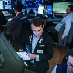 El riesgo país retrocedió a 417 puntos