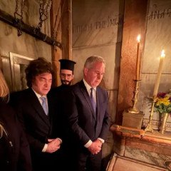  Javier Milei homenajeó al papa Francisco