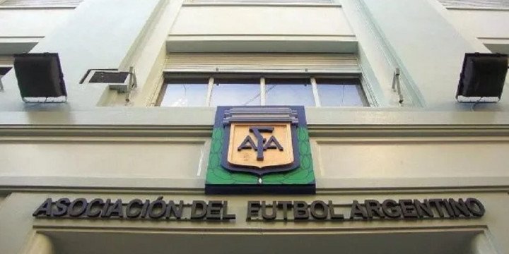 AFA: prórroga en el mercado de pases