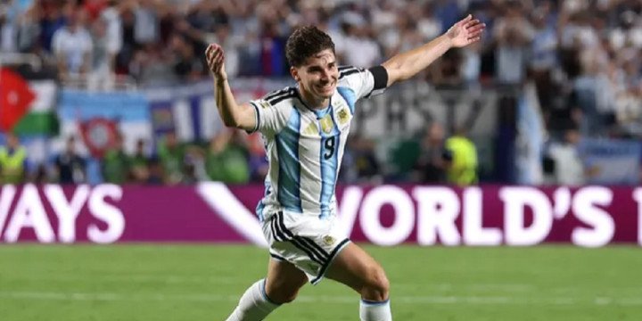 Gigante de la Premier ficha a Julián 
