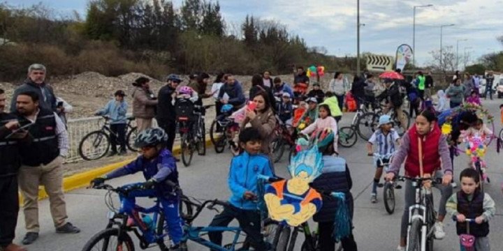 Gran Bicicleteada del Milagro y la Familia