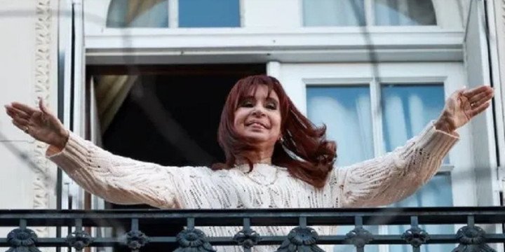 Justicia ordenó restituir pensión de CK