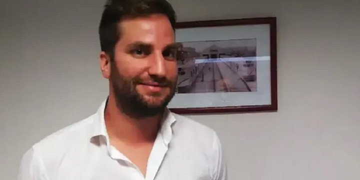 Massaccesi desplazado de Capital Humano