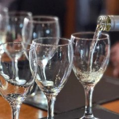 Con cupos limitados, llega la masterclass  sobre servicio del vino