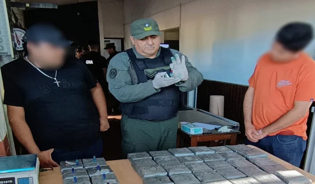 Aguaray: Una familia viajaba con 23 kg de cocaína