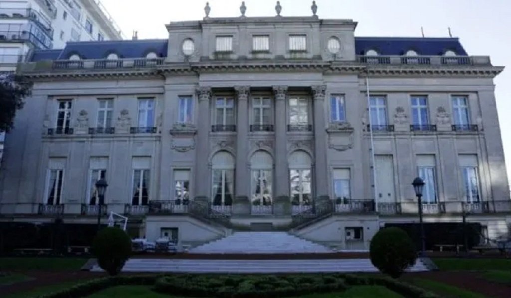 El país refuerza seguridad en embajadas