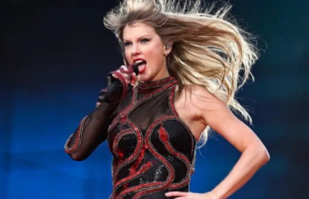 La artista Taylor Swift se protege de la IA