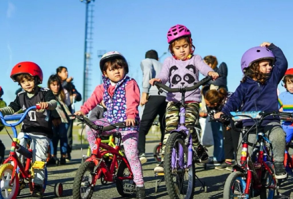 Bicicleteada para niños en el Parque Bicentenario