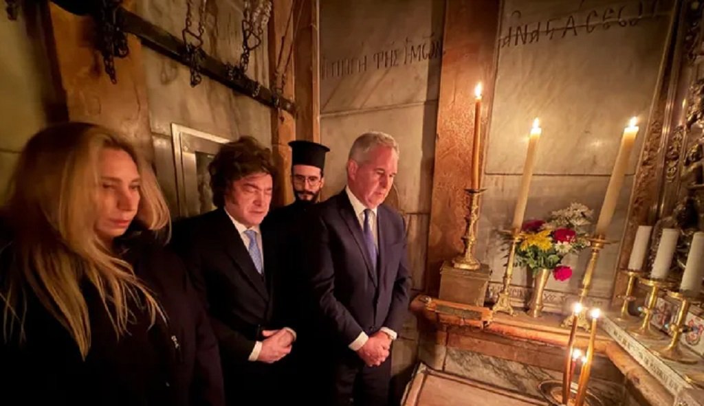  Javier Milei homenajeó al papa Francisco