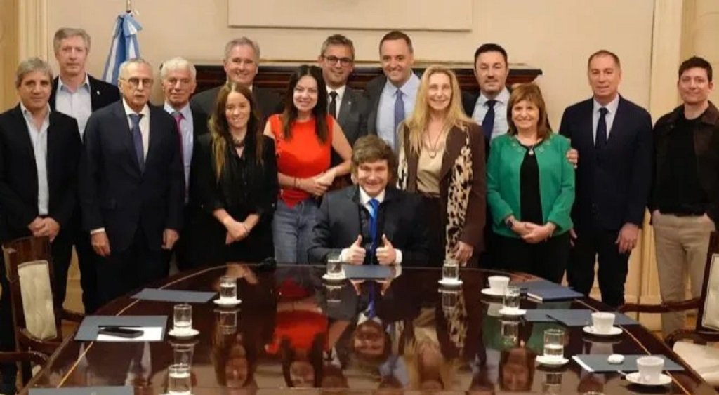 Javier Milei enfrenta una crisis de gabinete