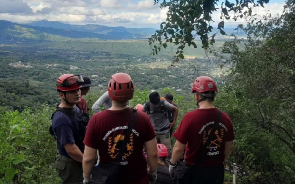San Lorenzo: rescataron a una mujer en el cerro Elefante