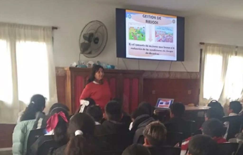 Alumnos se capacitaron en prevención sísmica