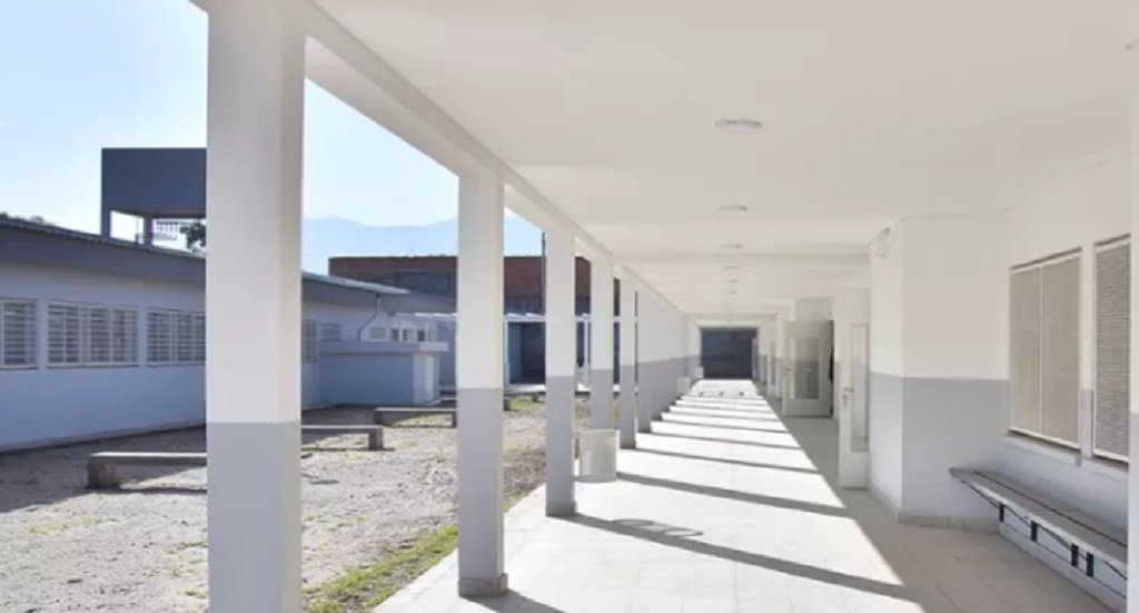 Ampliación y refacción del colegio secundario 5.038