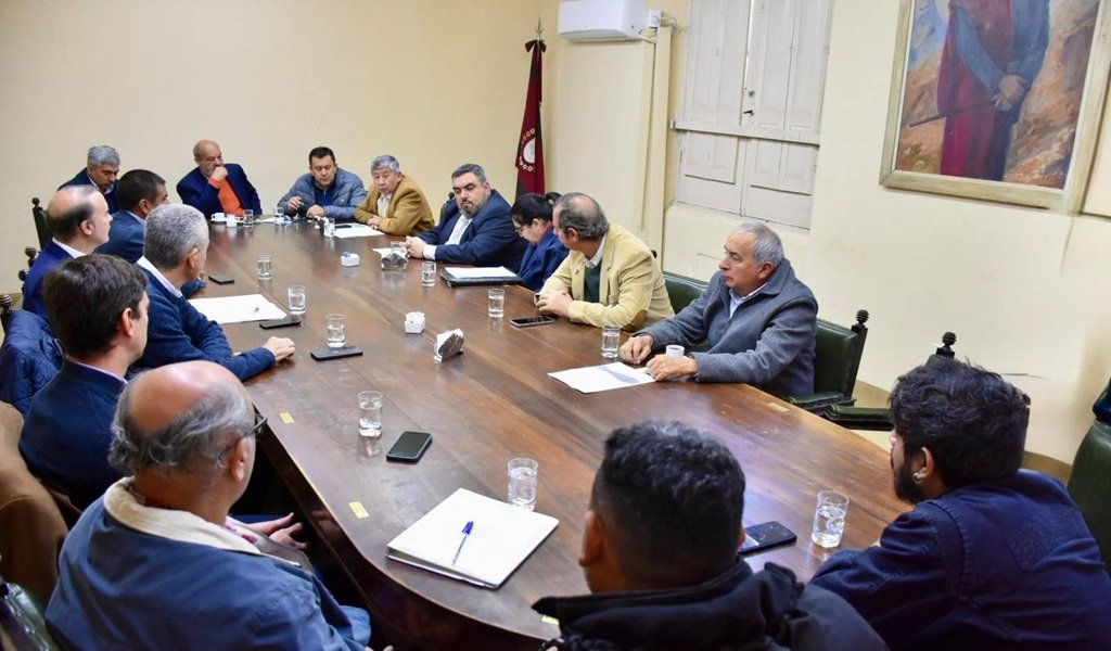 Senadores recibieron a consultores de la red vial Salta