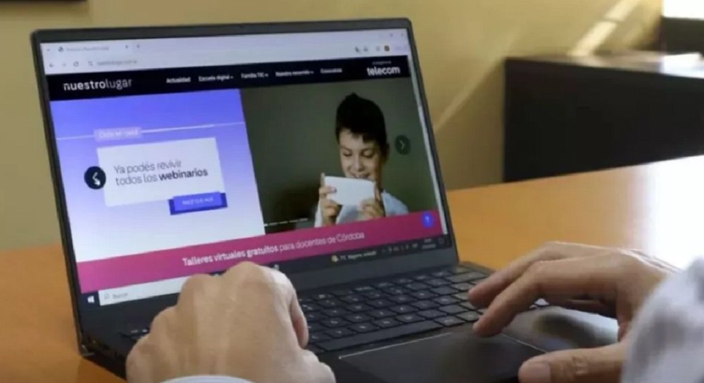Fortalecer habilidades digitales de docentes y estudiantes