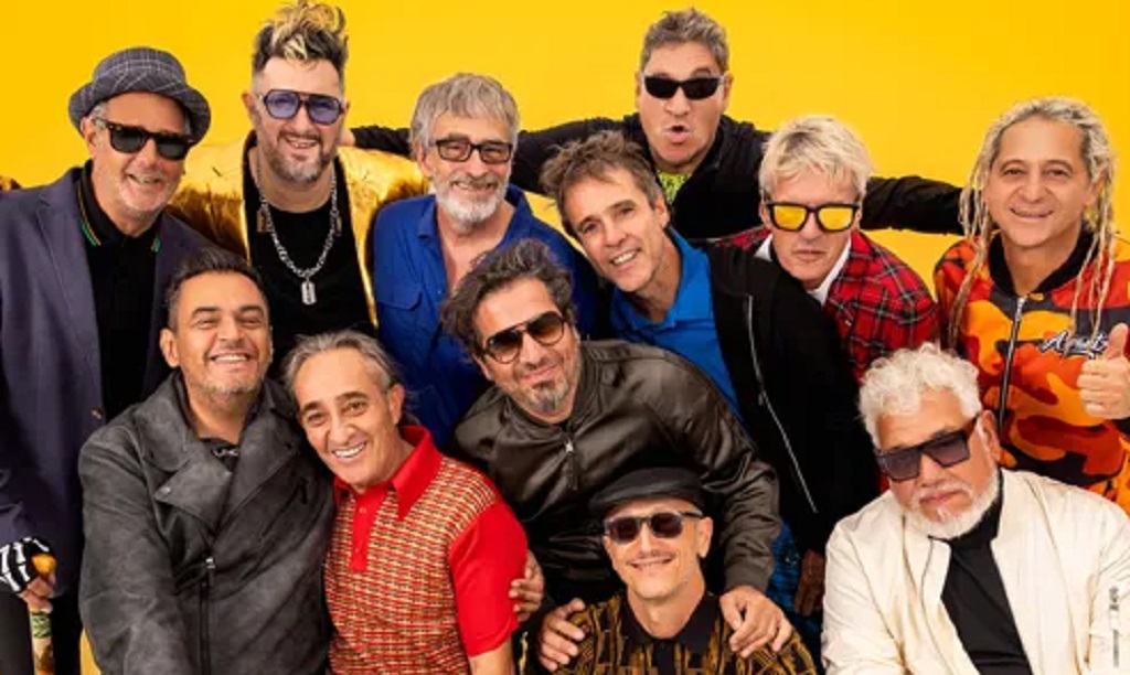 Los Auténticos Decadentes de fiesta
