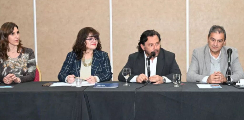 Sáenz busca fortalecer la Salud Pública en el interior