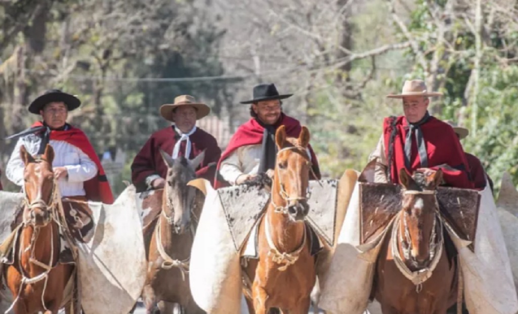 Sáenz participó de las fiestas patronales de San Lorenzo
