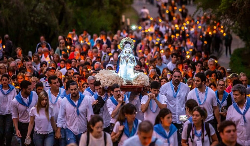 Más de 10 mil fieles celebraron los 25 años de la Virgen del Cerro