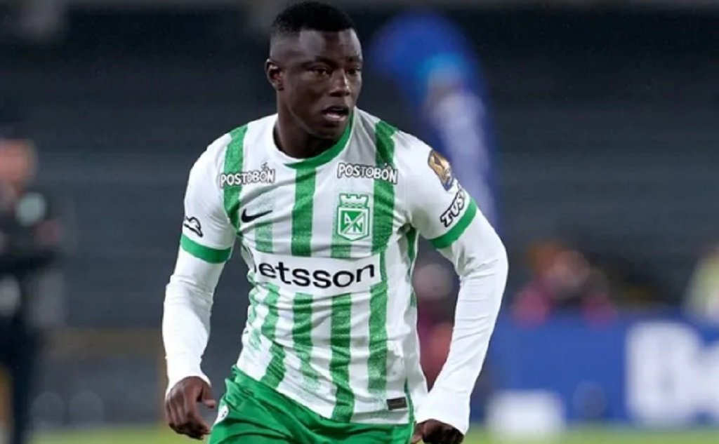 Hinestroza el primer refuerzo de Boca