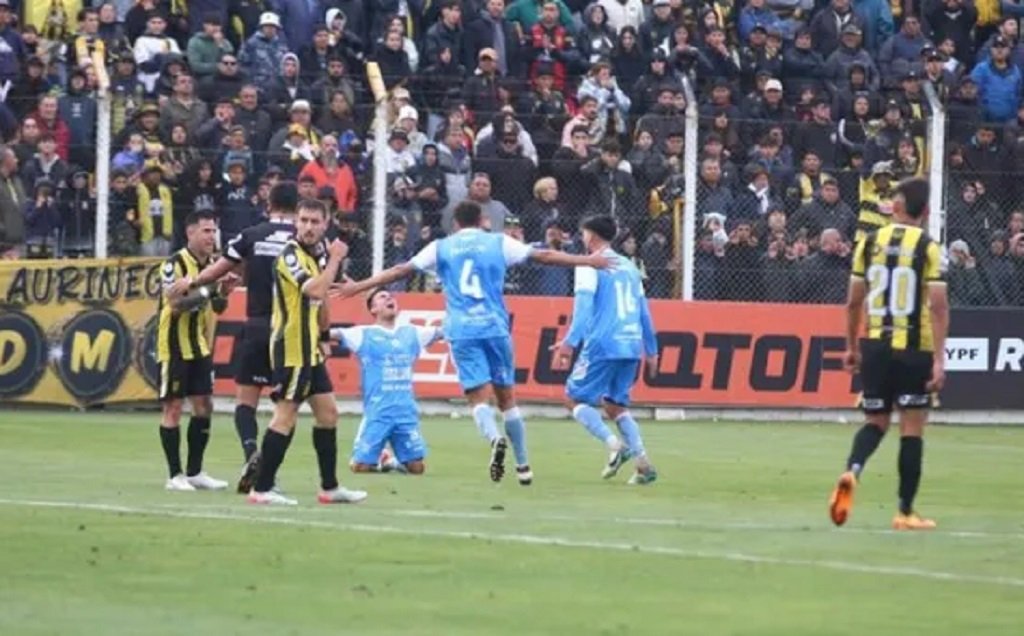 Estudiantes de Río Cuarto volvió a primera