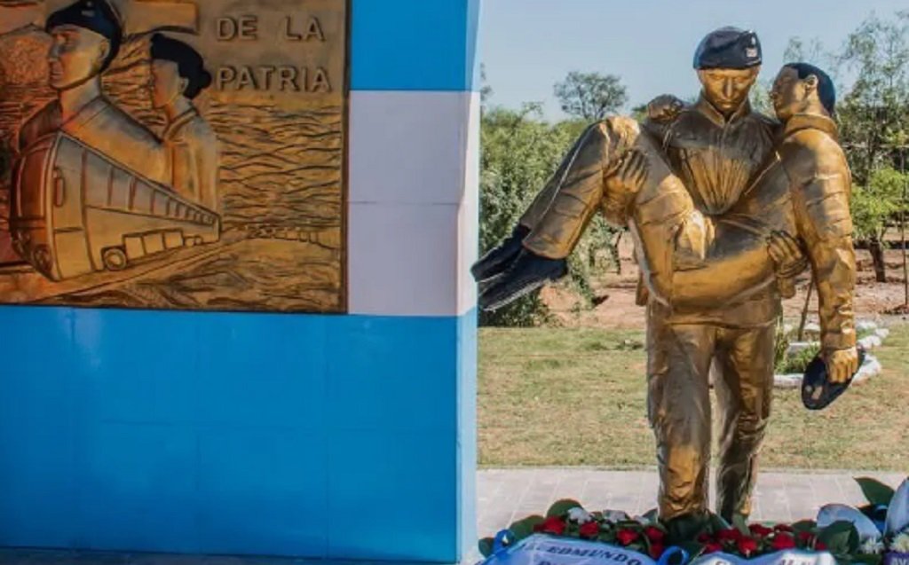 El gobernador Sáenz homenajeó a los 43 gendarmes