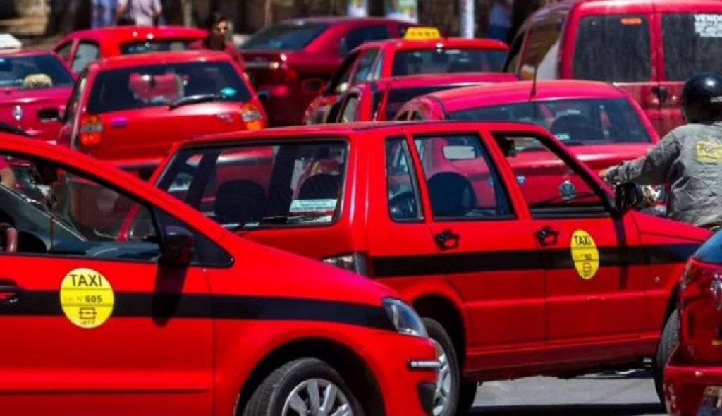 AMT autorizó el nuevo cuadro tarifario para taxis y remises