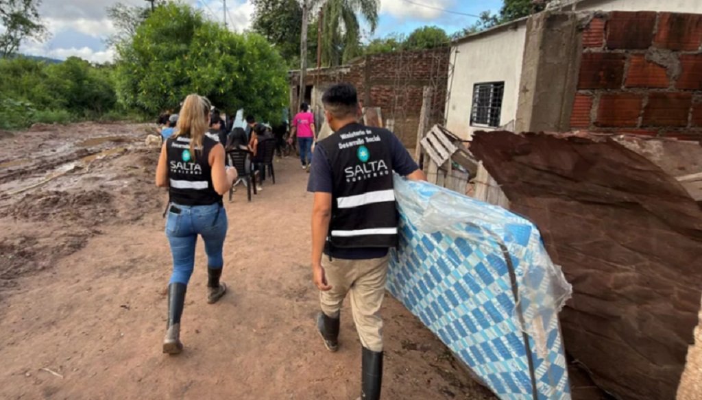 Temporal en Salta: asistieron a más de 100 familias afectadas
