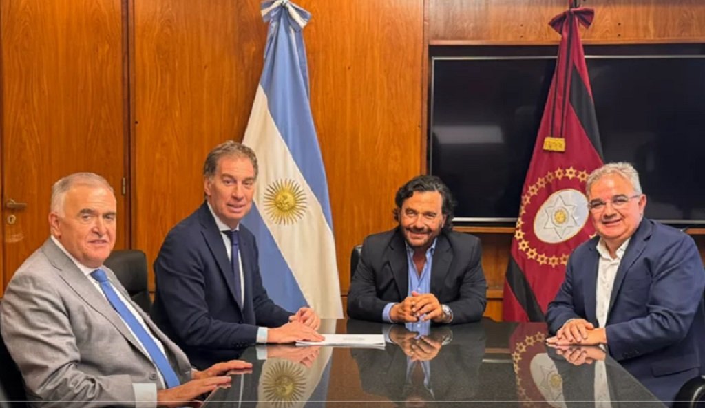 Sáenz, Jaldo y Jalil plantearon a Nación el impacto de la reforma laboral