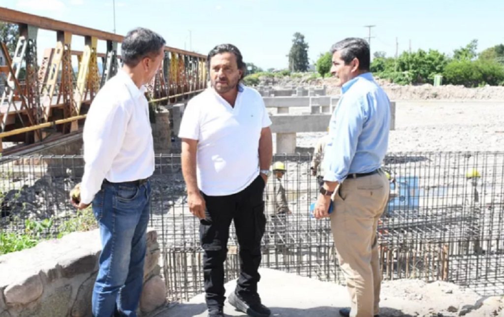 Río Vaqueros: avanza la construcción de los nuevos puentes