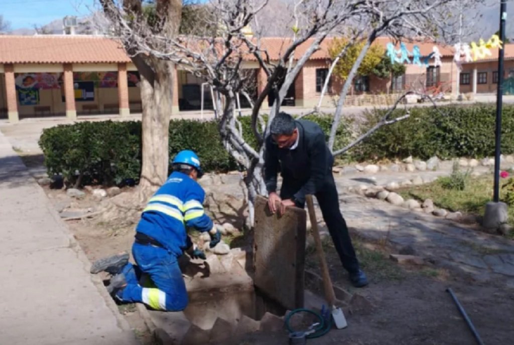 Supervisan instalaciones internas de escuelas